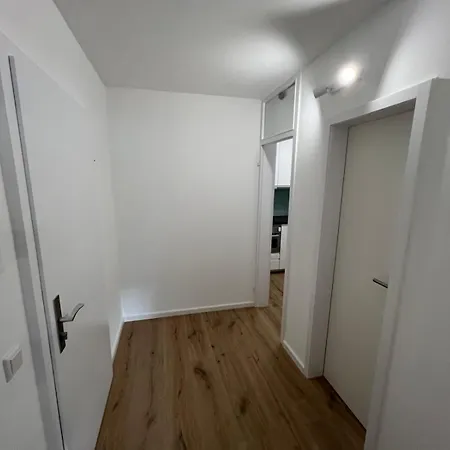 Design-apt Mit Beamer Apartment