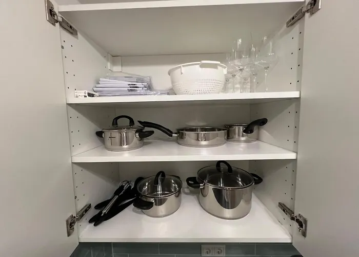 Design-apt Mit Beamer Kolonia